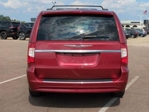 2015 Chrysler Town & Country Touring-L