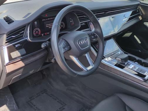 2019 Audi Q8 Premium Plus
