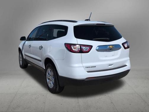Summit White 2017 Chevrolet Traverse LS