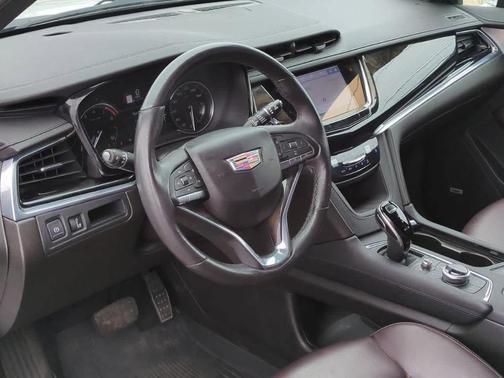 2022 Cadillac XT5 Premium Luxury