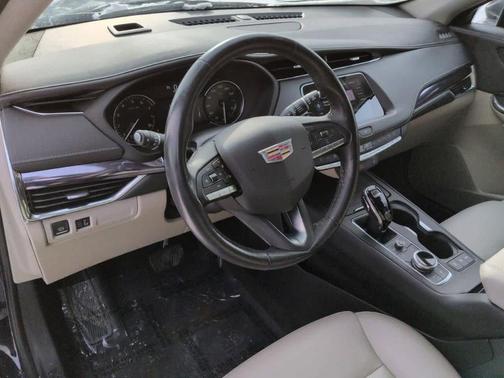 2023 Cadillac XT4 Luxury