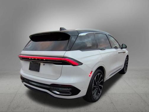 2024 Lincoln Nautilus Black Label