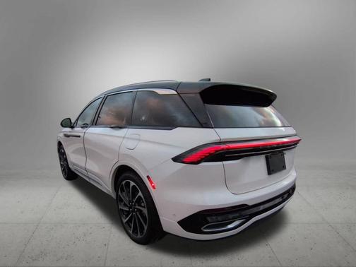 2024 Lincoln Nautilus Black Label