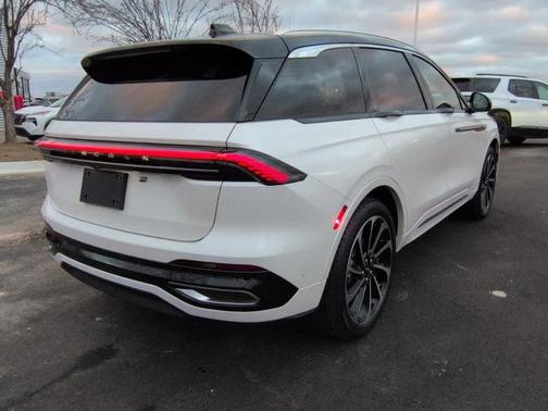 2024 Lincoln Nautilus Black Label