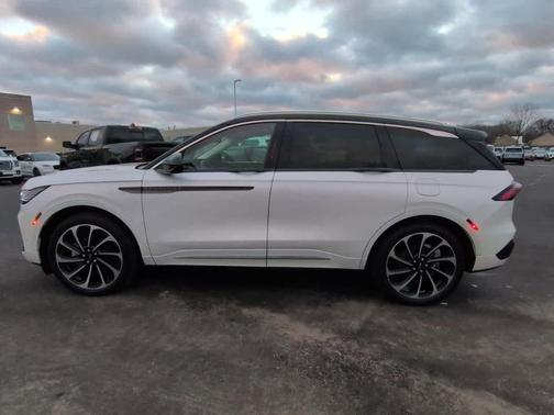 2024 Lincoln Nautilus Black Label