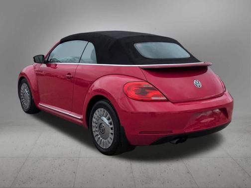 Red 2015 Volkswagen Beetle 1.8T