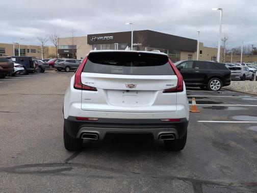 2023 Cadillac XT4 Premium Luxury