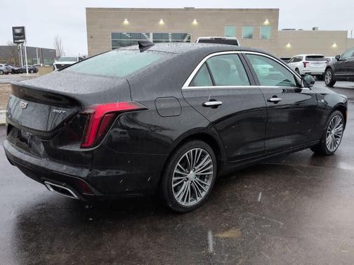 2023 Cadillac CT4 Premium Luxury