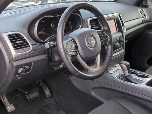 2020 Jeep Grand Cherokee Laredo E