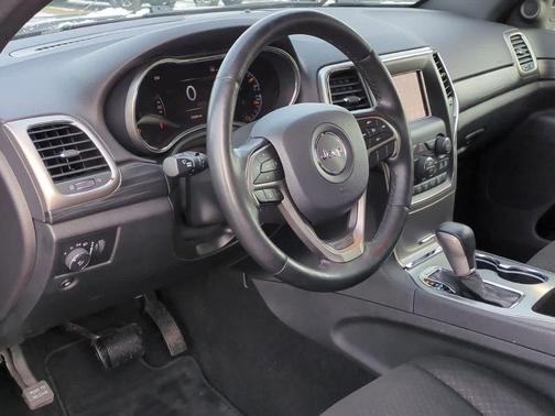 2020 Jeep Grand Cherokee Laredo E