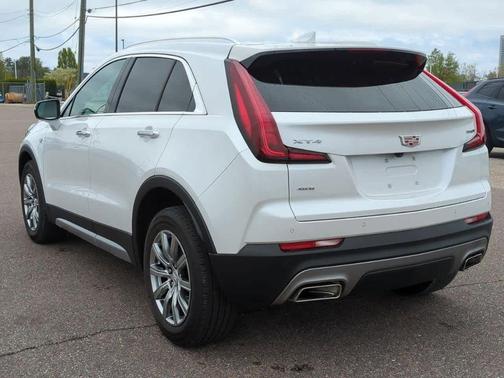 2023 Cadillac XT4 Premium Luxury
