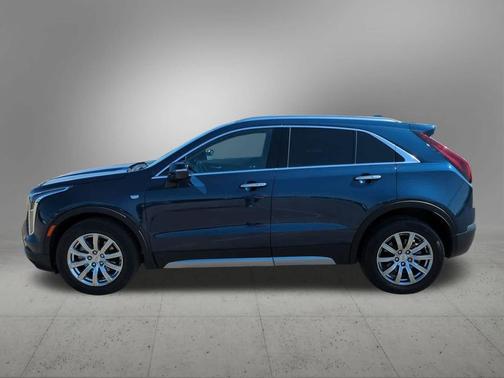 2022 Cadillac XT4 Premium Luxury