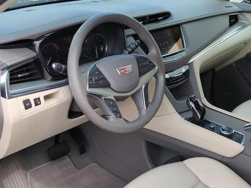 2022 Cadillac XT5 Premium Luxury