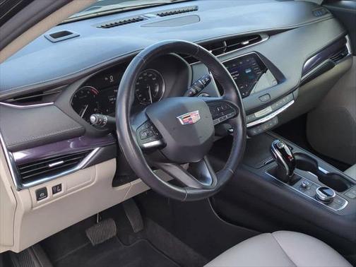 2022 Cadillac XT4 Luxury