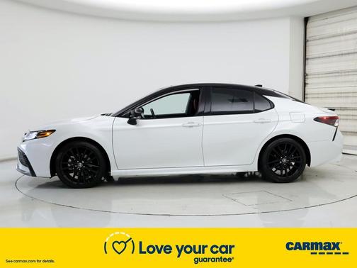 Photo 3 of 25 of 2022 Toyota Camry XSE