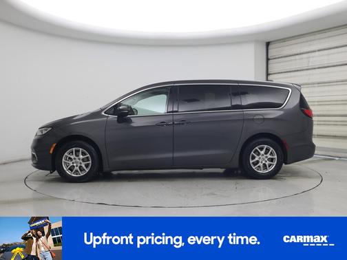 Gray 2023 Chrysler Pacifica Touring L