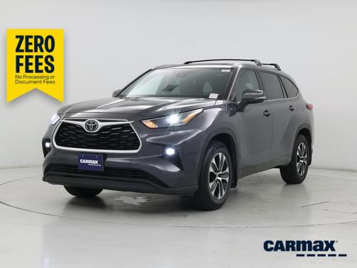 Gray 2022 Toyota Highlander XLE