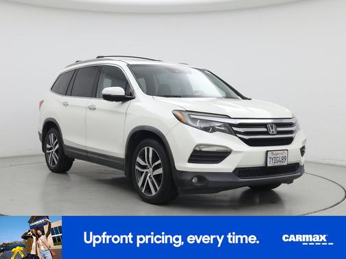 White 2017 Honda Pilot Elite