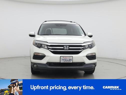 White 2017 Honda Pilot Elite
