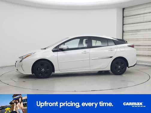 White 2018 Toyota Prius Four Touring