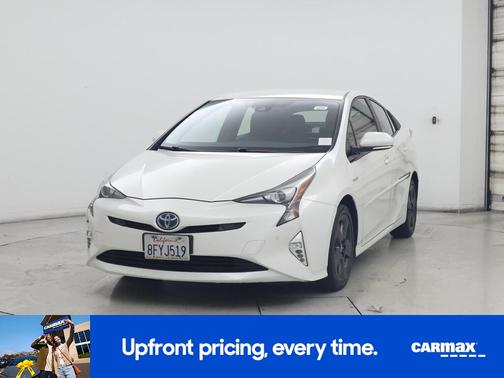 White 2018 Toyota Prius Four Touring