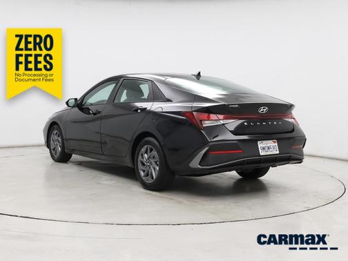 Black 2024 Hyundai ELANTRA SEL