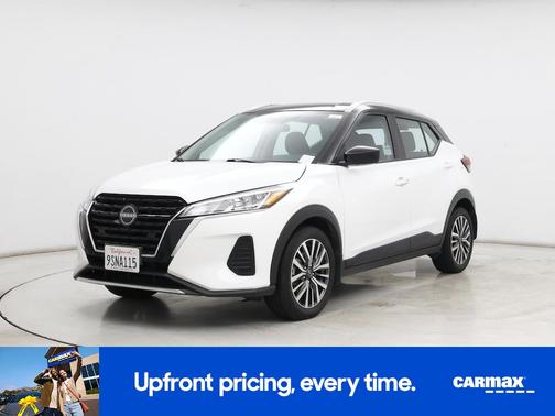 White 2023 Nissan Kicks SV