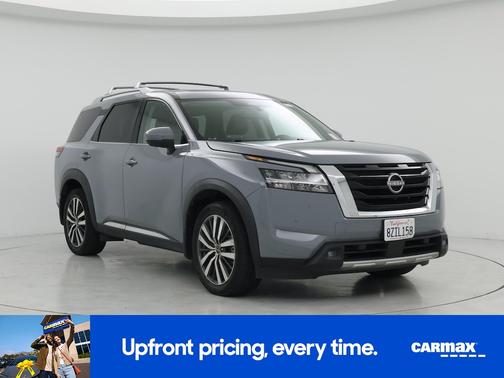 Gray 2022 Nissan Pathfinder Platinum