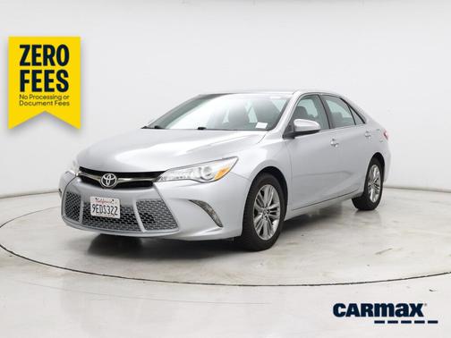 Silver 2015 Toyota Camry SE
