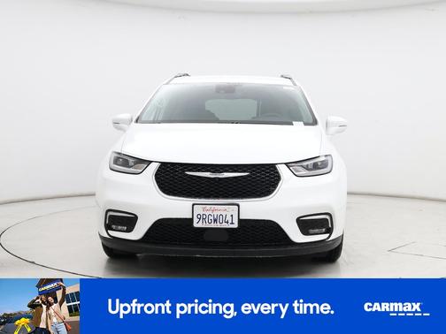 White 2022 Chrysler Pacifica Touring L