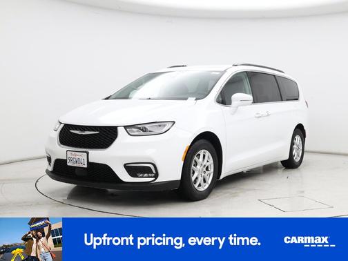 White 2022 Chrysler Pacifica Touring L