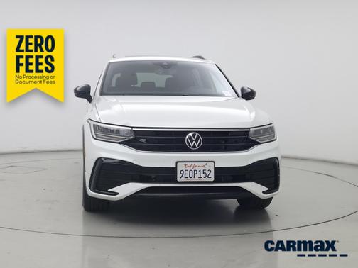 White 2023 Volkswagen Tiguan SE R-Line Black