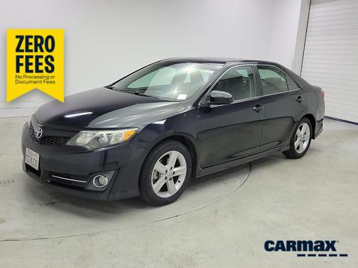 Blue 2014 Toyota Camry SE