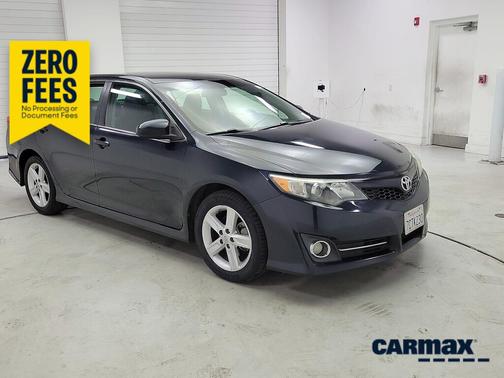 Blue 2014 Toyota Camry SE