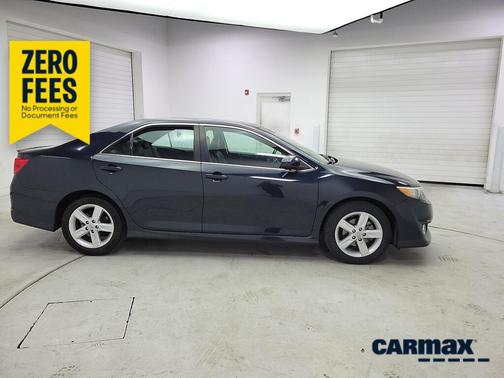 Blue 2014 Toyota Camry SE