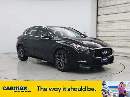 2017 INFINITI QX30 Sport