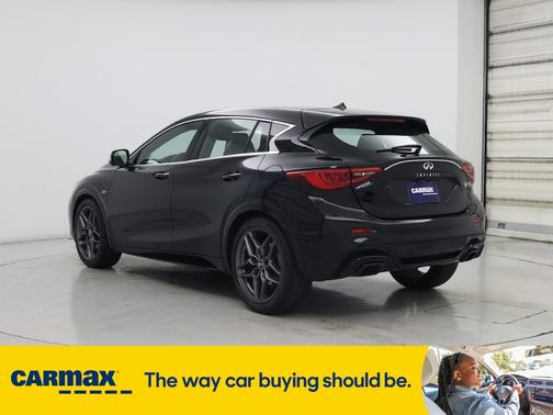 2017 INFINITI QX30 Sport