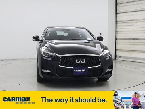 2017 INFINITI QX30 Sport