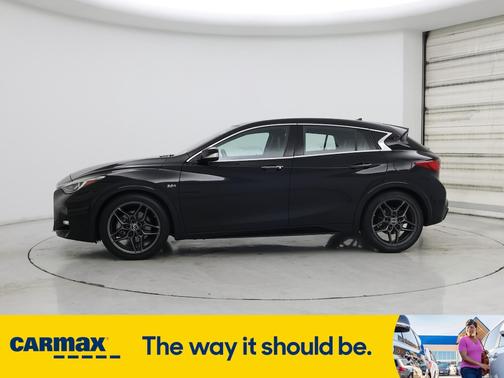 2017 INFINITI QX30 Sport
