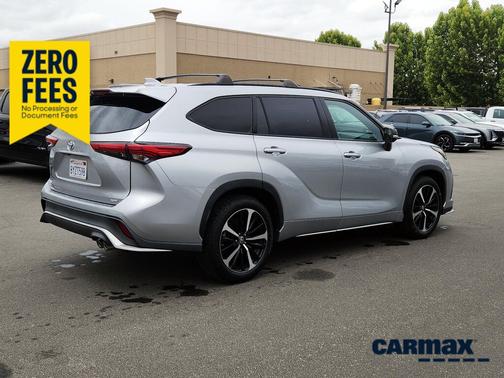 Silver 2021 Toyota Highlander XSE