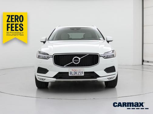 White 2019 Volvo XC60 T6 Momentum