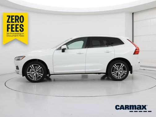 White 2019 Volvo XC60 T6 Momentum