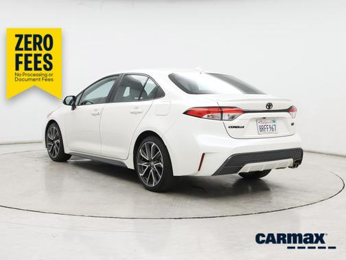 White 2020 Toyota Corolla SE