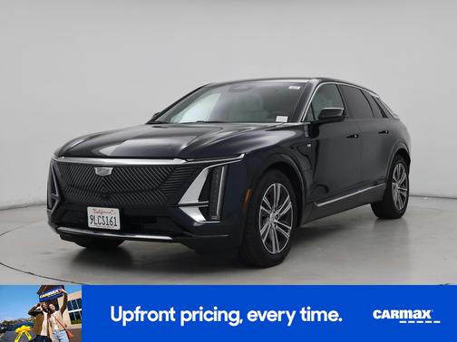 Green 2024 Cadillac LYRIQ Luxury 2