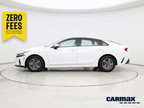 White 2021 Kia K5 LX
