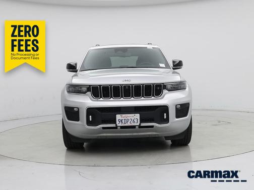 Silver 2022 Jeep Grand Cherokee Overland