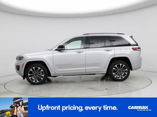 Silver 2022 Jeep Grand Cherokee Overland
