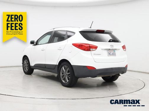 White 2015 Hyundai TUCSON SE