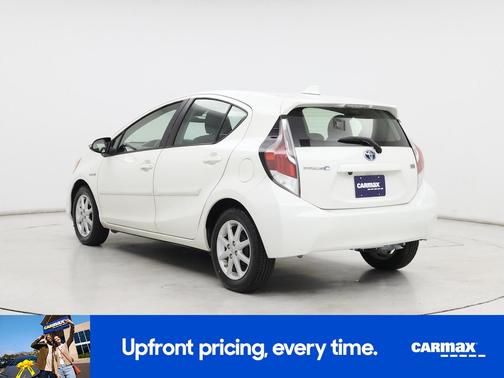 White 2016 Toyota Prius c Three
