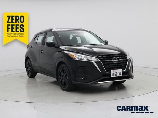 Black 2022 Nissan Kicks SV